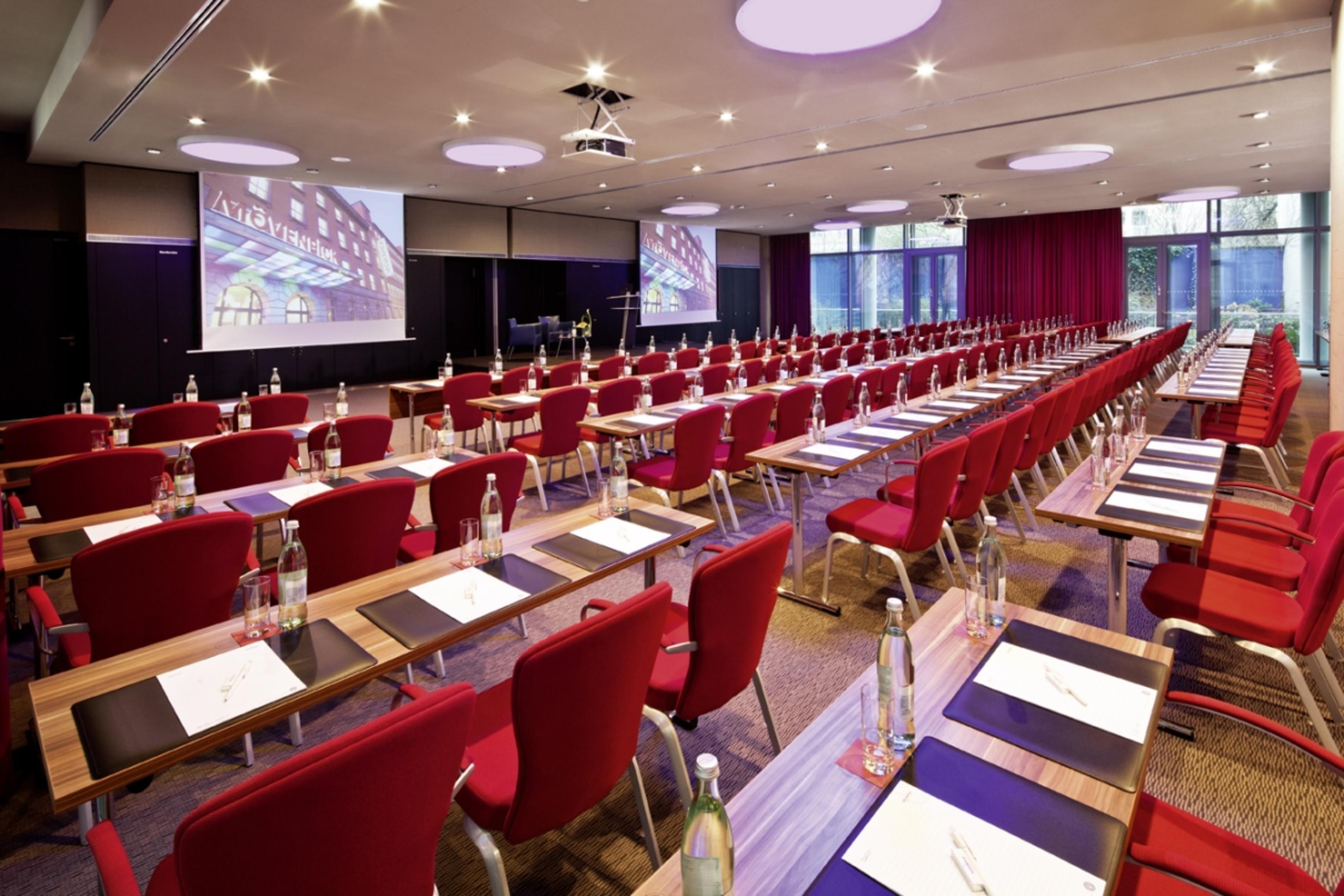 Movenpick Hotel Berlin Am Potsdamer Platz Business photo